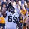 Purdue-Iowa: Greg Long gives new meaning to 'hold my beer' in third quarter  - Sports Illustrated