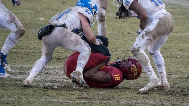 NOTEBOOK: One big second-half drive, O-line shake up and special teams shifts