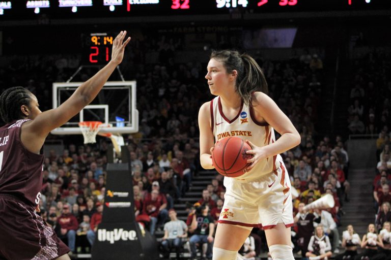WBB: Bridget Carleton makes the final Connecticut Sun roster