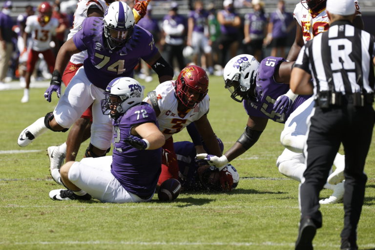 NOTEBOOK: JaQuan Bailey smashes sacks record, Joe Scates shows big-play ability and more