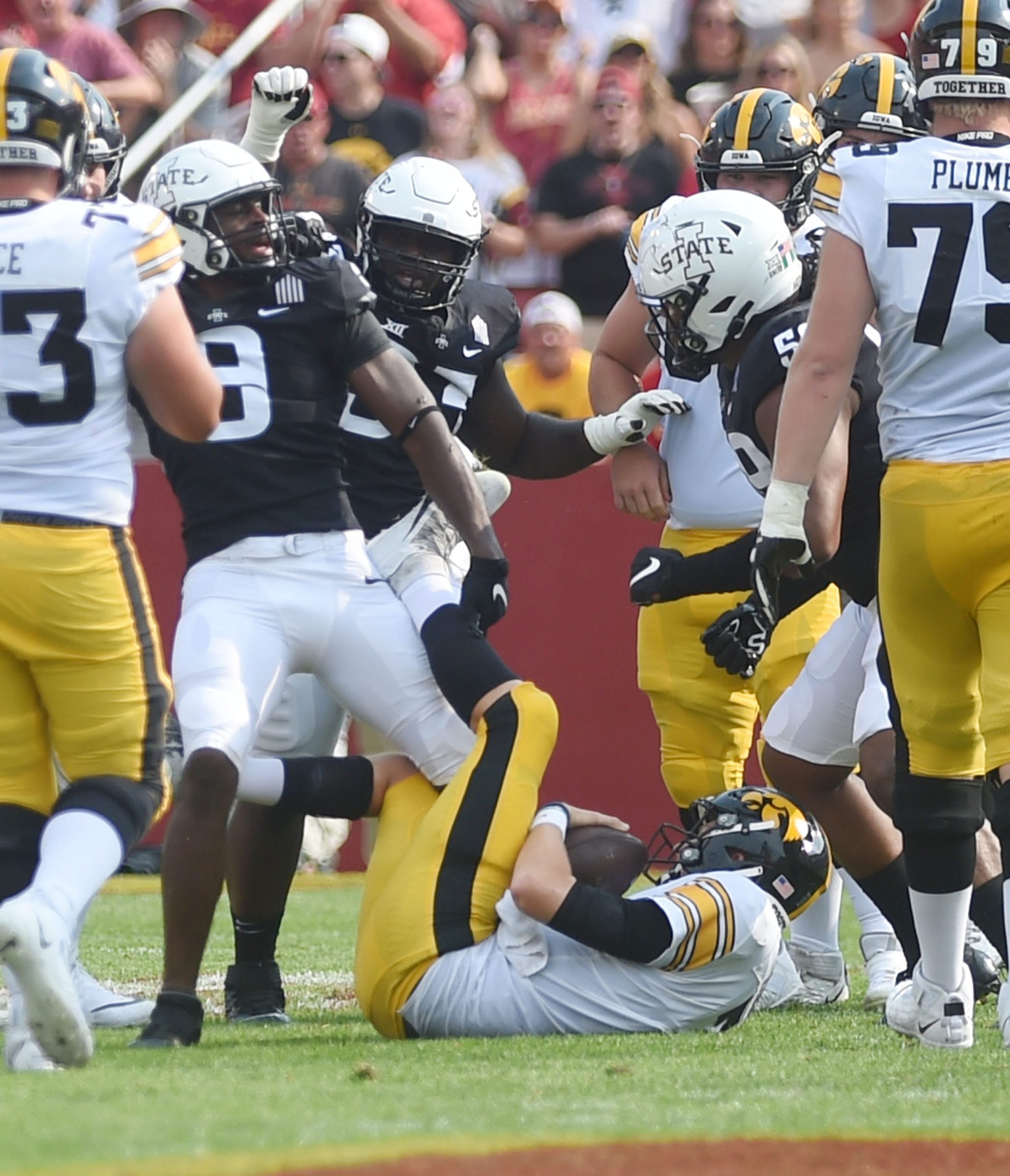 GRAY: Iowa State’s defense deserved better Saturday. Much, much better.