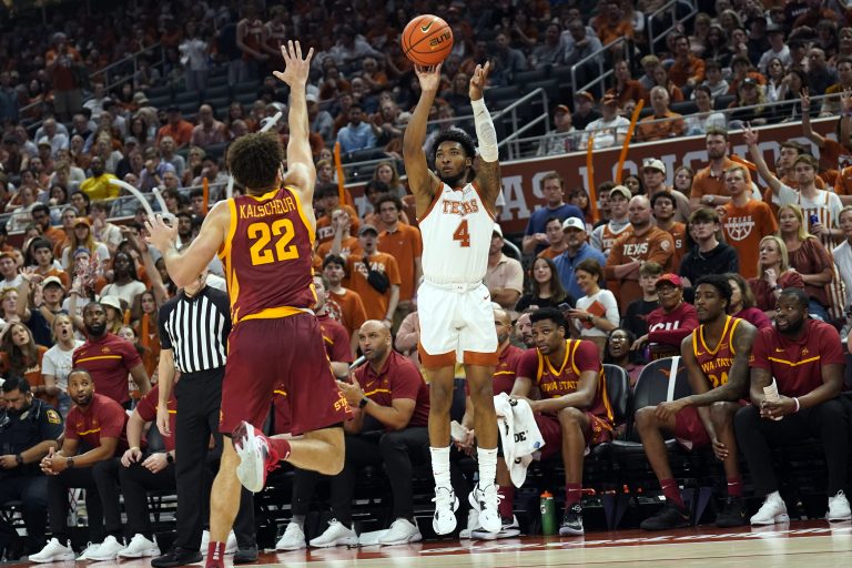 STANZ: Offensive inconsistencies on display in loss to No. 8 Texas