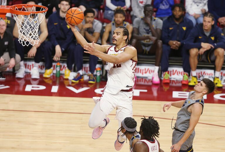No. 6 Iowa State’s late 14-0 run helps fend off West Virginia’s upset bid, 71-64, Saturday at Hilton