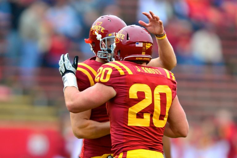 Knott, Jantz lead Cyclones to big win