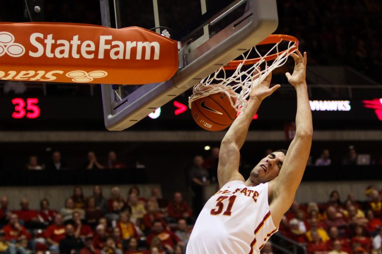 Dunks, dunks and more dunks: ISU slams Viterbo