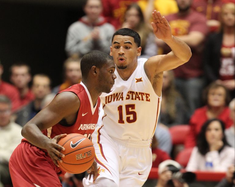 CFTV: Cyclones shred the Razorbacks (highlights)