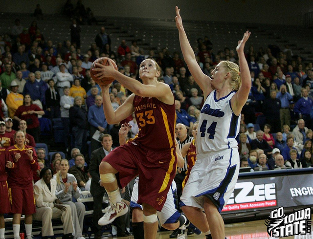 Cyclones follow winning formula, beat Hawkeyes
